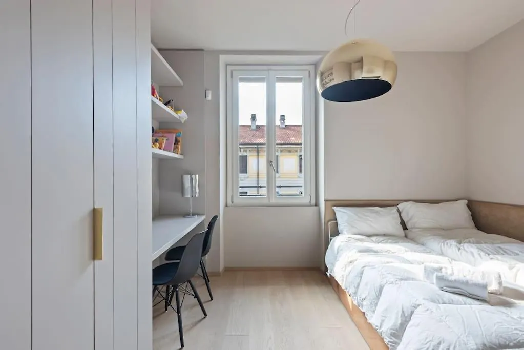 Easylife - Stylish Design Apartment In Fashion District Milan 0*,  Italy