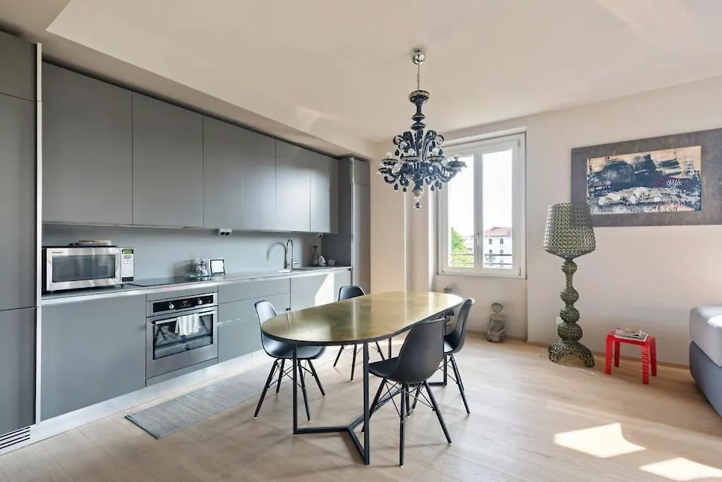 Easylife - Stylish Design Apartment In Fashion District Milan Italy